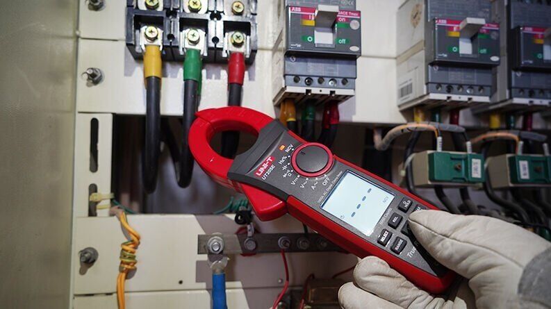 Unit UT205E 1000A True RMS Dijital Pensampermetre